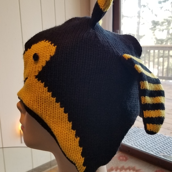 Bee toasty stocking cap - Picture 6 of 7